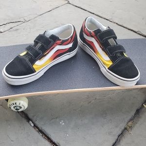 VANS Flame Old Skool Kids Size 2 Sneakers